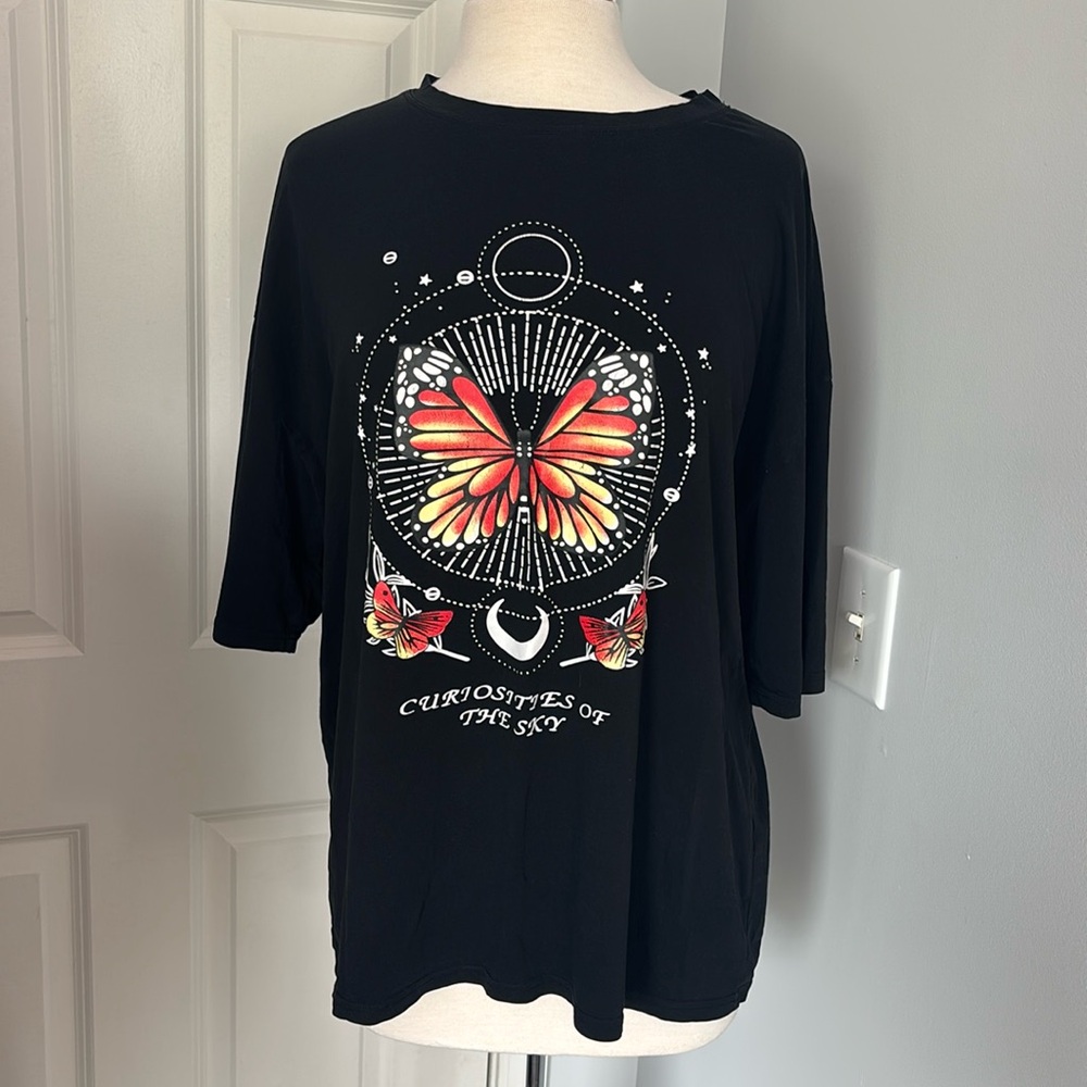 Black t-shirt
